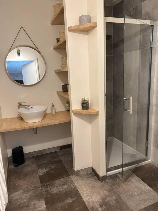 Au Coeur Des Bois Apartment Saint-Germain-du-Salembre Екстериор снимка